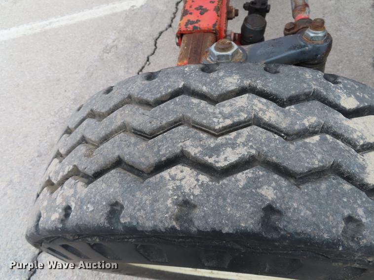 image for item DN9095 2000 New Holland TS100 tractor