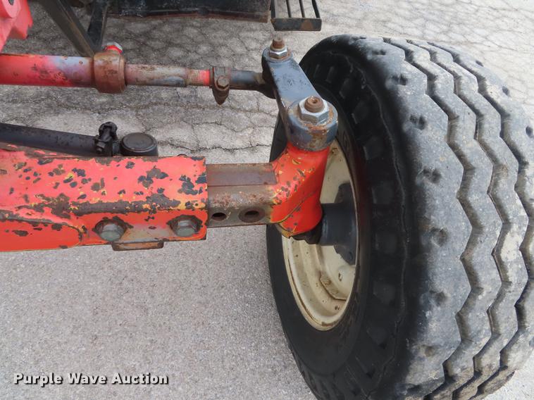 image for item DN9095 2000 New Holland TS100 tractor