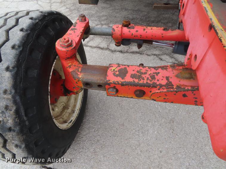 image for item DN9095 2000 New Holland TS100 tractor