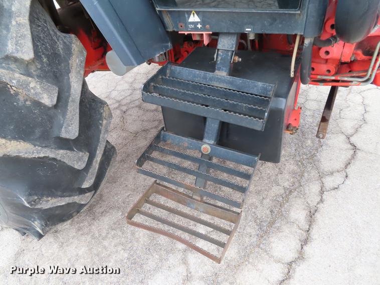 image for item DN9095 2000 New Holland TS100 tractor