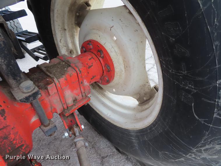 image for item DN9095 2000 New Holland TS100 tractor