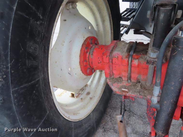 image for item DN9095 2000 New Holland TS100 tractor