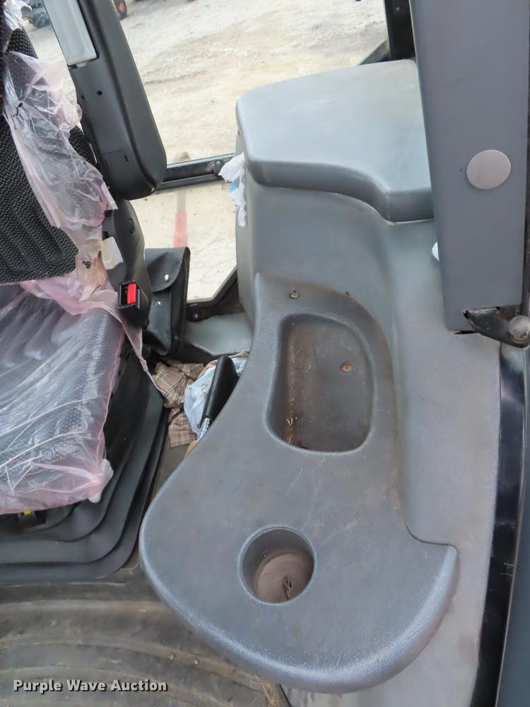 image for item DN9095 2000 New Holland TS100 tractor