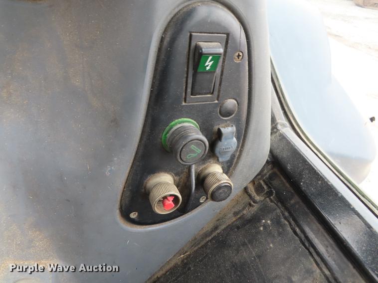 image for item DN9095 2000 New Holland TS100 tractor