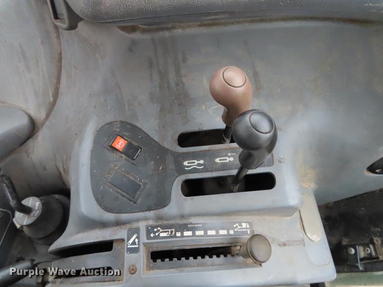 image for item DN9095 2000 New Holland TS100 tractor