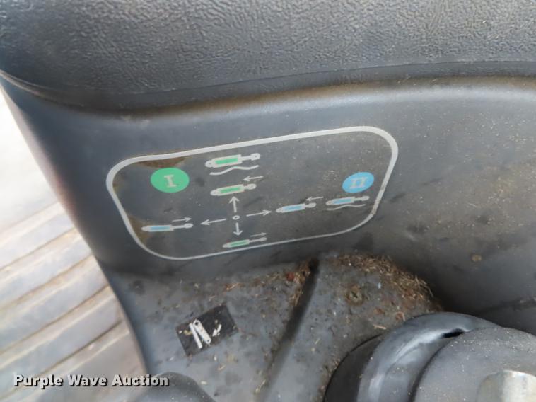 image for item DN9095 2000 New Holland TS100 tractor