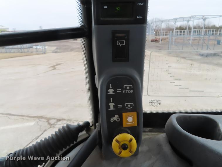 image for item DN9095 2000 New Holland TS100 tractor