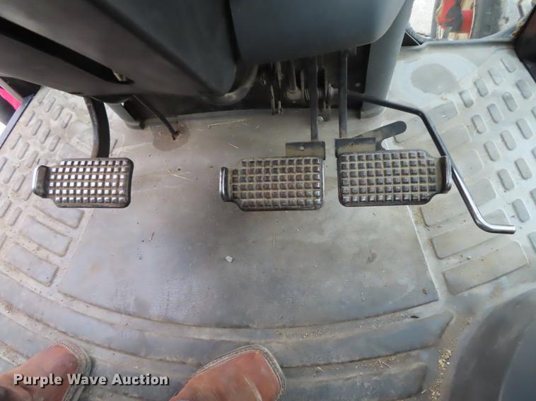 image for item DN9095 2000 New Holland TS100 tractor