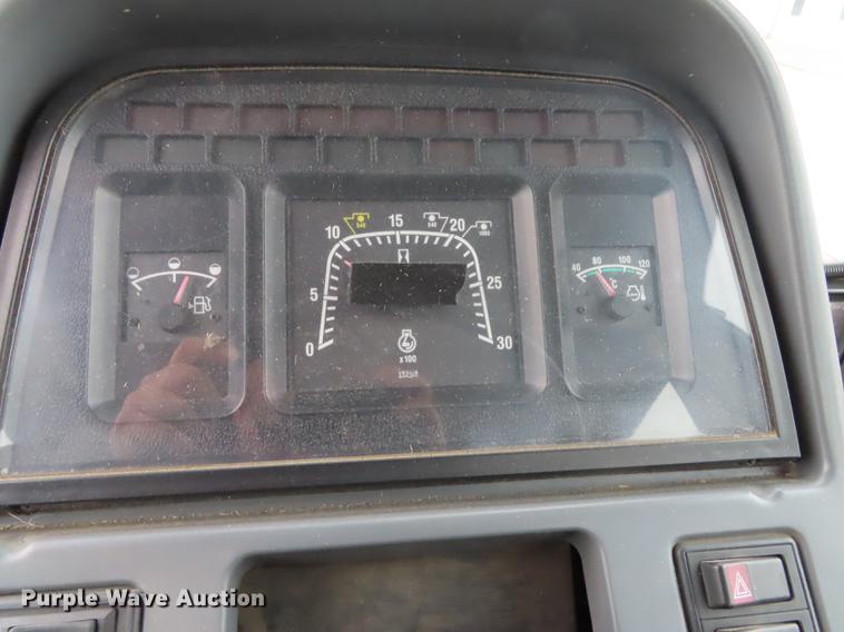 image for item DN9095 2000 New Holland TS100 tractor