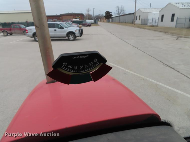 image for item DN9095 2000 New Holland TS100 tractor