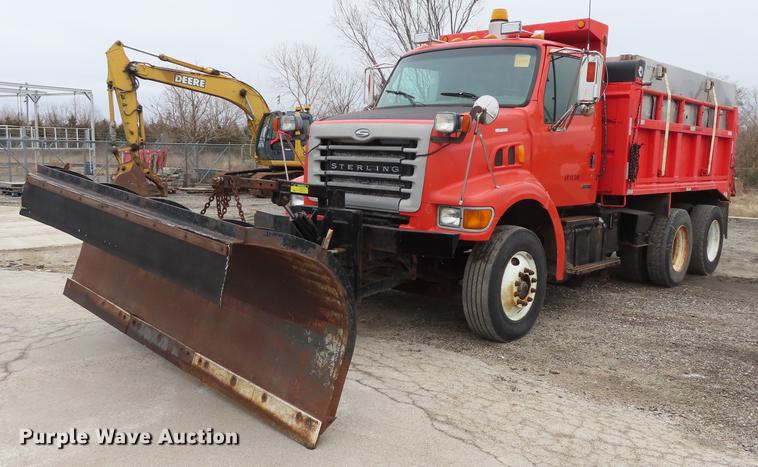 image for item DN9096 2001 Sterling LT7500 dump truck