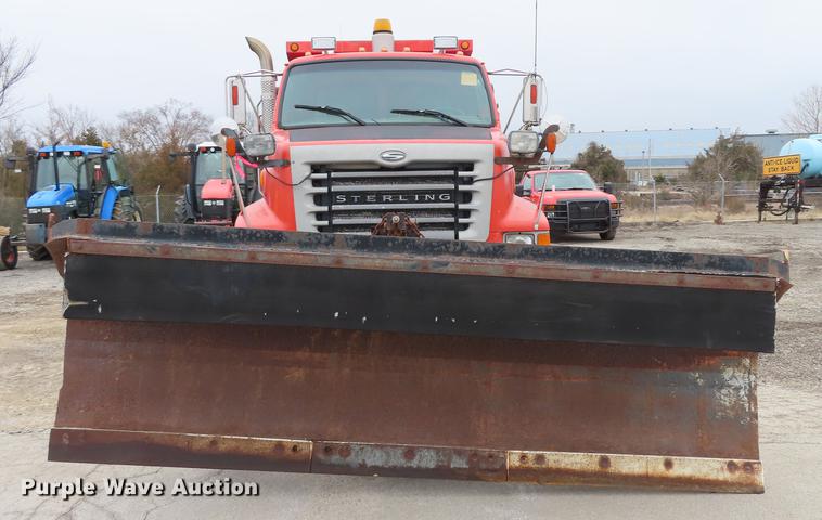 image for item DN9096 2001 Sterling LT7500 dump truck