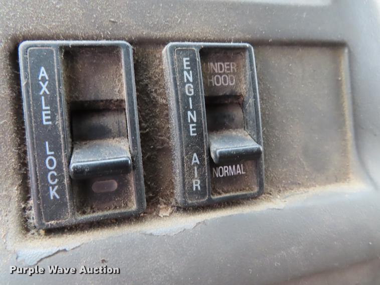 image for item DN9096 2001 Sterling LT7500 dump truck