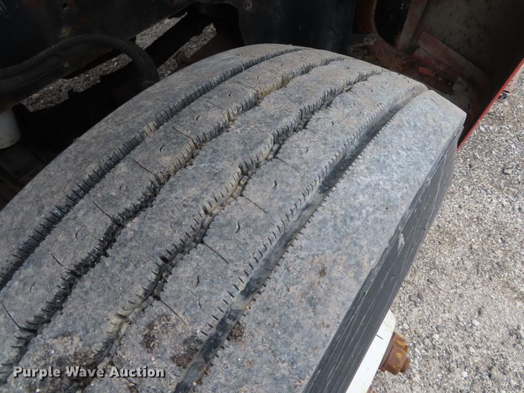 image for item DN9096 2001 Sterling LT7500 dump truck