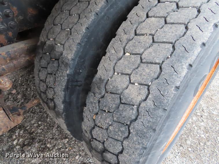 image for item DN9096 2001 Sterling LT7500 dump truck