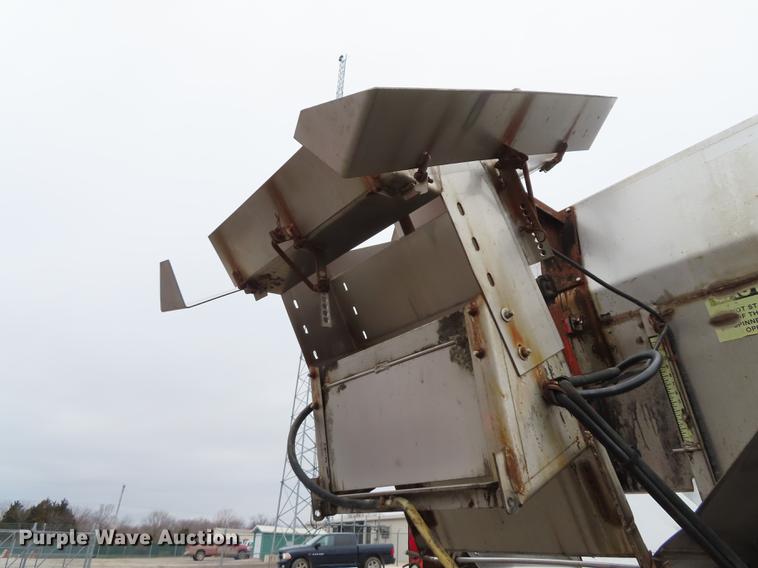 image for item DN9096 2001 Sterling LT7500 dump truck