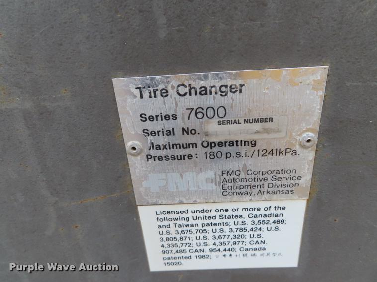 1986 FMC 7600 center post tire machine in Chanute, KS Item DN9103