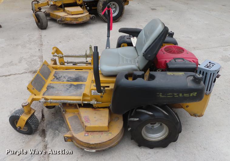 image for item DN9107 2006 Hustler FasTrak ZTR lawn mower