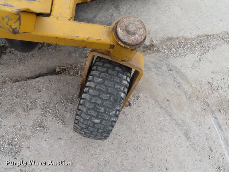 image for item DN9107 2006 Hustler FasTrak ZTR lawn mower