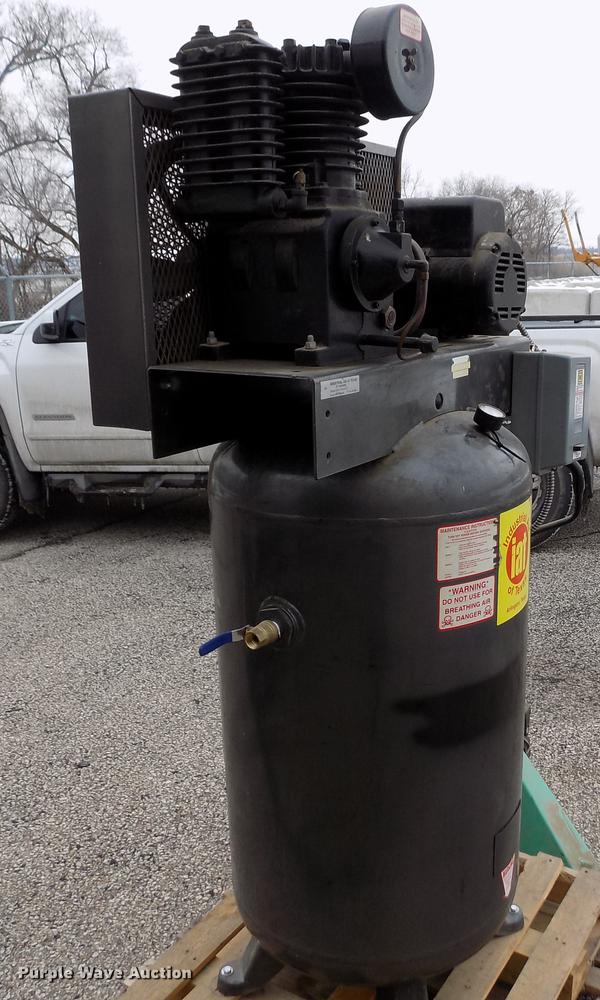 image for item EH9390 2004 Industrial Air B71V84-M-3 air compressor