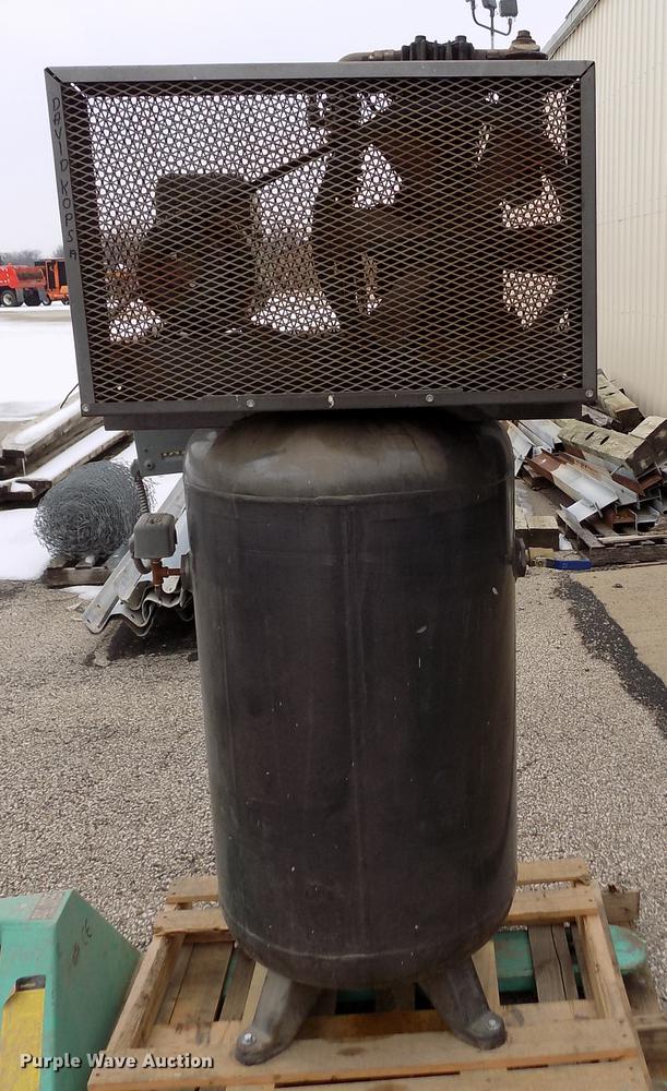 image for item EH9390 2004 Industrial Air B71V84-M-3 air compressor