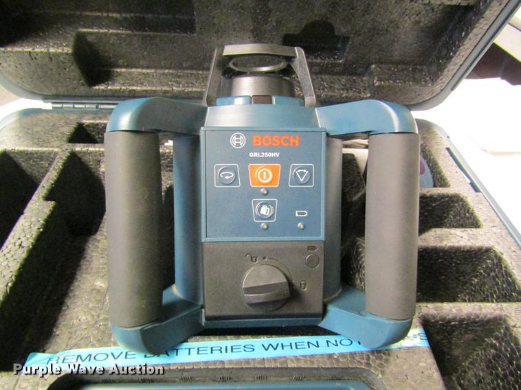 Bosch GRL250HV laser level in Hays, KS Item EH9418 sold Purple Wave