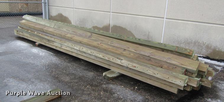 image for item EH9419 (132) wood posts