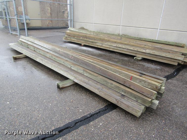 image for item EH9419 (132) wood posts