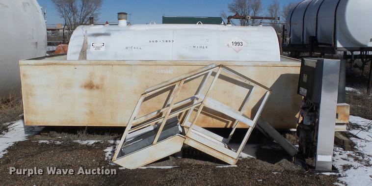 image for item EQ9047 1993 Smith 2000G fuel tank