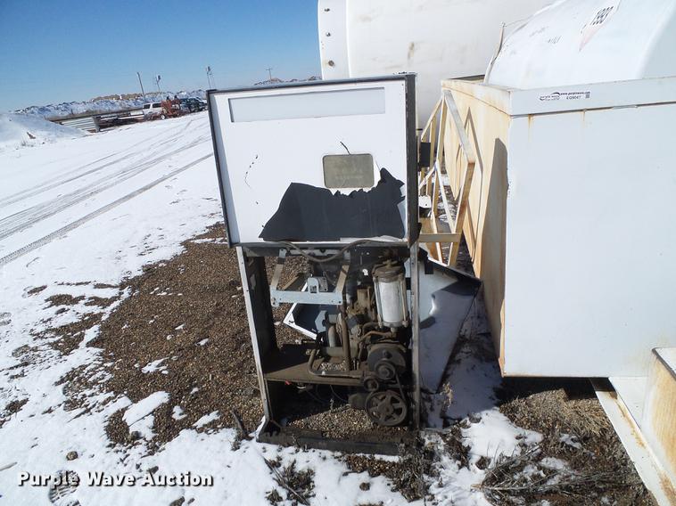 image for item EQ9047 1993 Smith 2000G fuel tank