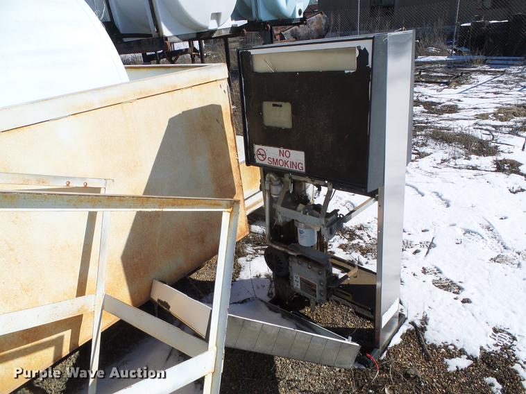 image for item EQ9047 1993 Smith 2000G fuel tank