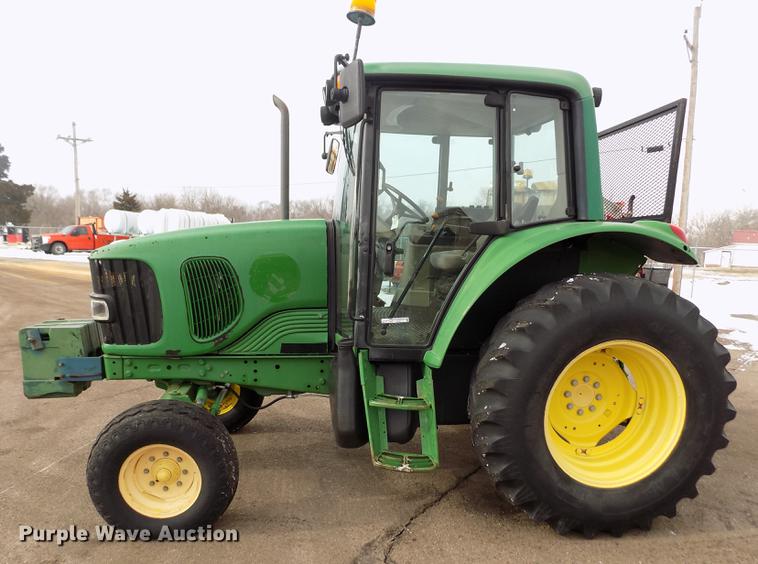 image for item FH9111 2002 John Deere 6220 tractor