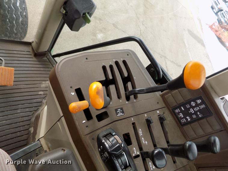 image for item FH9111 2002 John Deere 6220 tractor