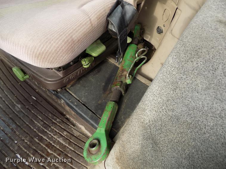 image for item FH9111 2002 John Deere 6220 tractor