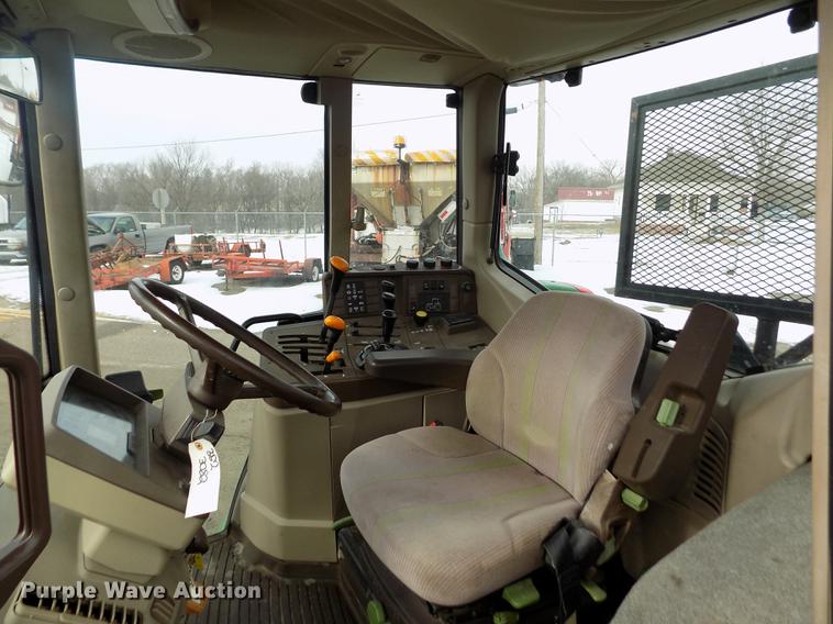 image for item FH9111 2002 John Deere 6220 tractor