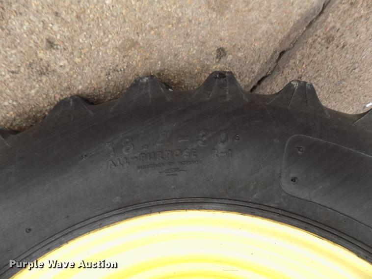 image for item FH9111 2002 John Deere 6220 tractor