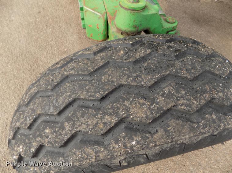 image for item FH9111 2002 John Deere 6220 tractor