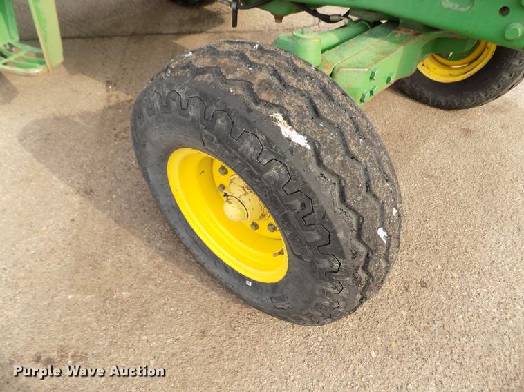 image for item FH9111 2002 John Deere 6220 tractor