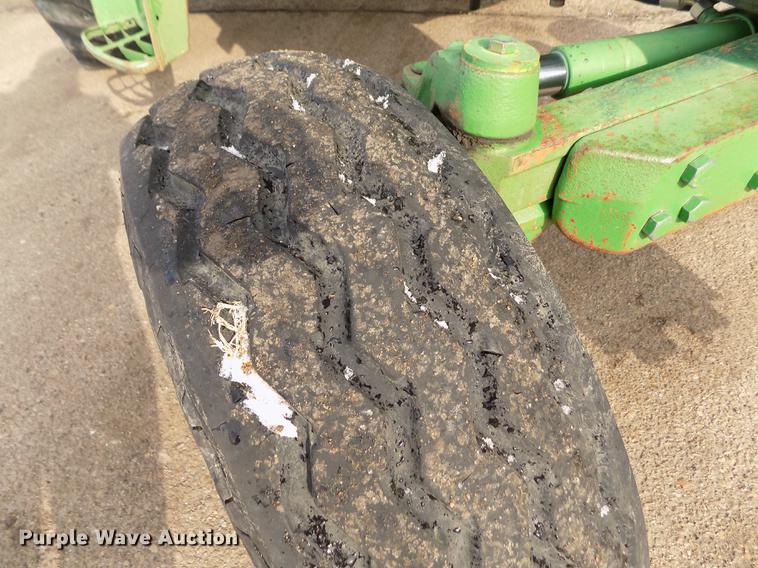 image for item FH9111 2002 John Deere 6220 tractor