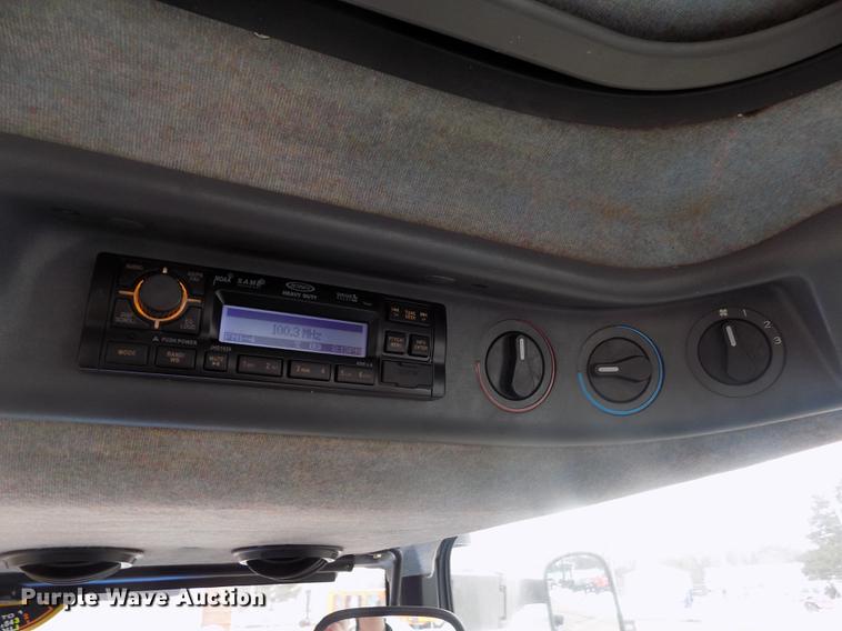 image for item FH9112 2001 New Holland TS100 tractor