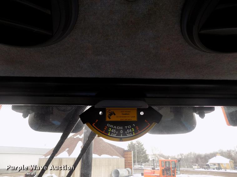 image for item FH9112 2001 New Holland TS100 tractor