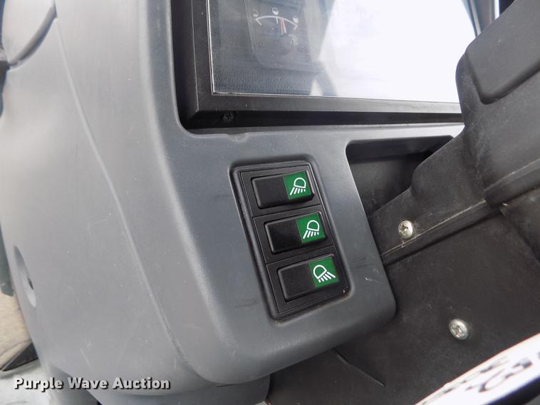 image for item FH9112 2001 New Holland TS100 tractor