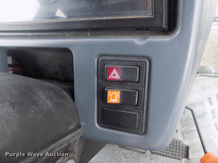 image for item FH9112 2001 New Holland TS100 tractor