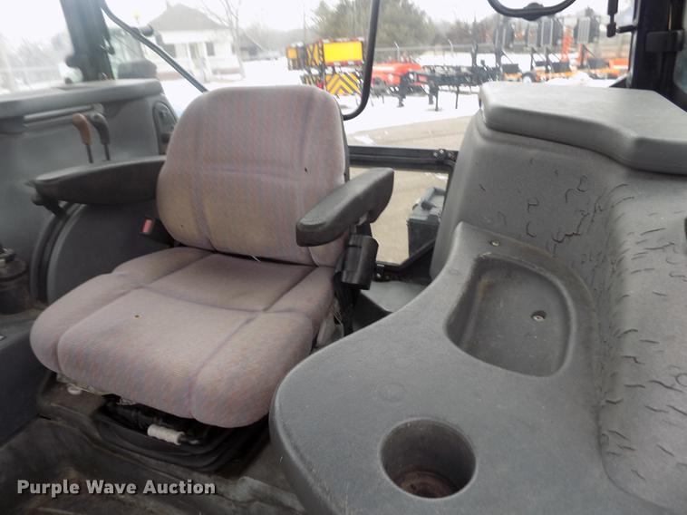 image for item FH9112 2001 New Holland TS100 tractor