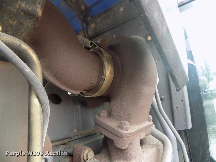 image for item FH9112 2001 New Holland TS100 tractor