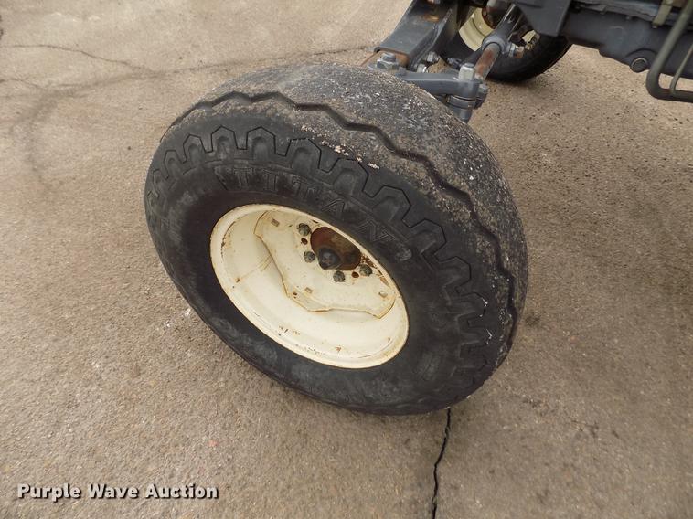 image for item FH9112 2001 New Holland TS100 tractor