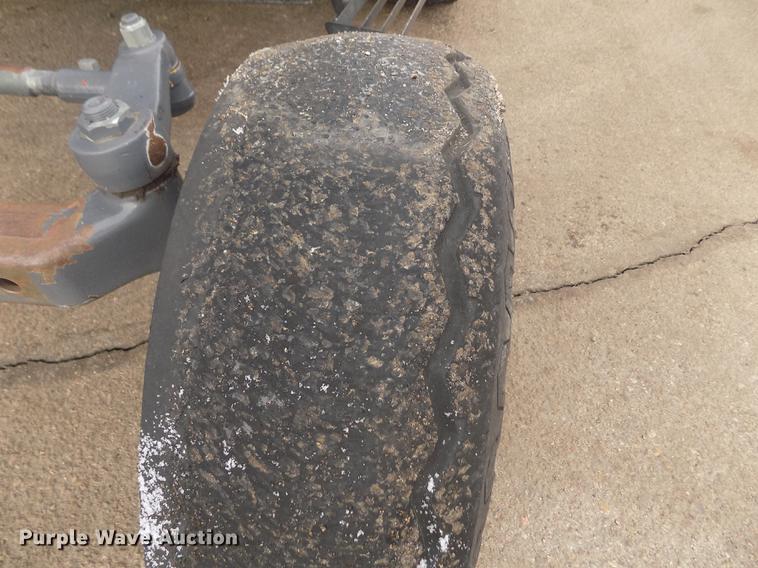 image for item FH9112 2001 New Holland TS100 tractor