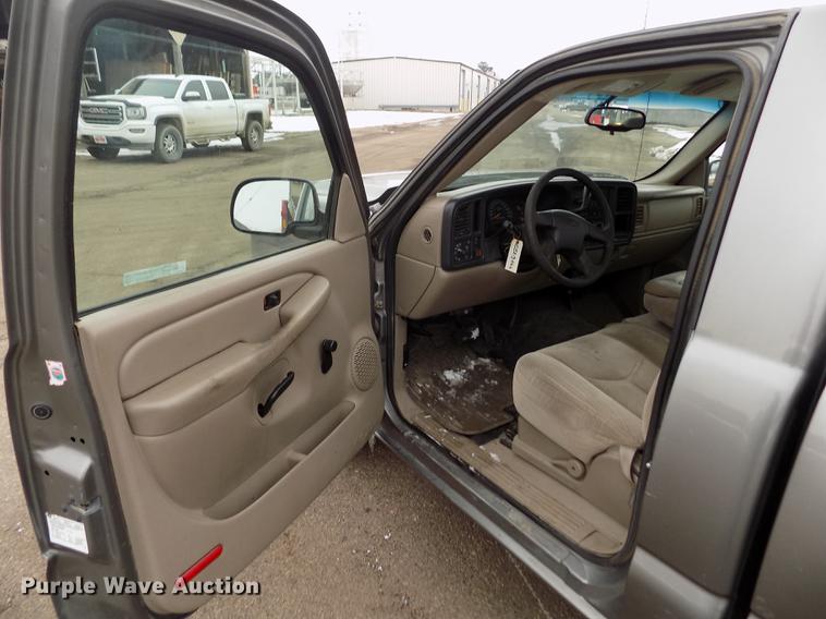 image for item FH9113 2006 Chevrolet Silverado 1500 pickup truck