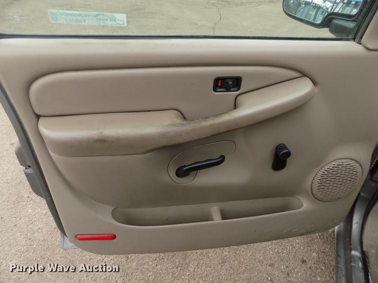 image for item FH9113 2006 Chevrolet Silverado 1500 pickup truck