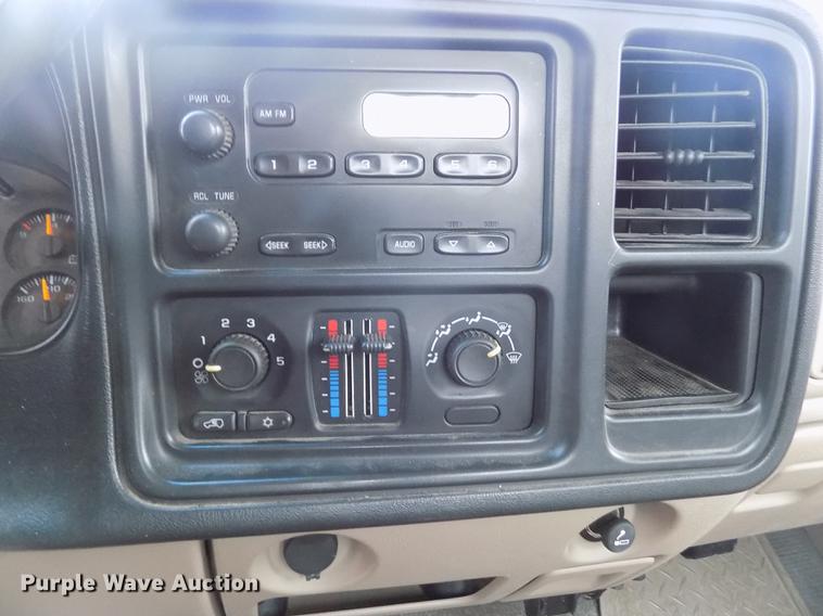 image for item FH9113 2006 Chevrolet Silverado 1500 pickup truck